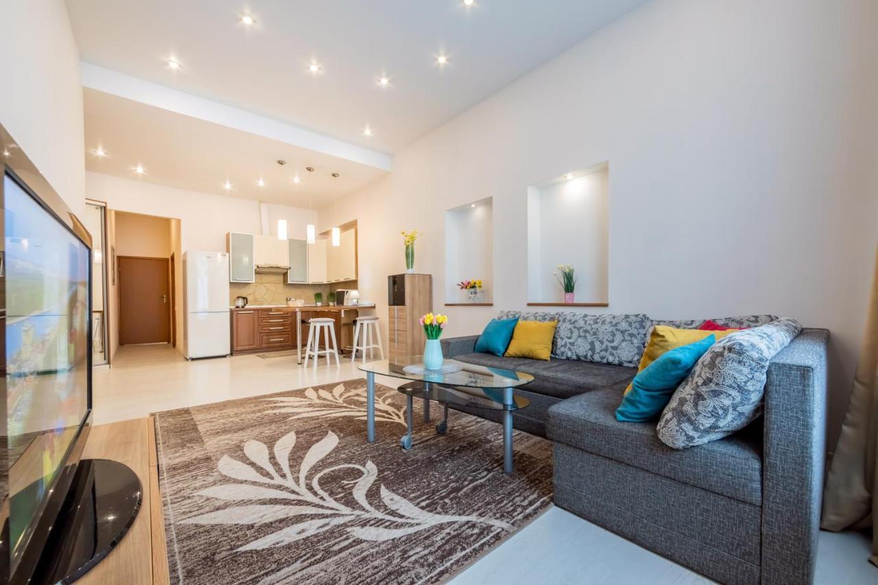 2К Квартира Між Майданом Та Софією Київською Apartment ภายนอก รูปภาพ